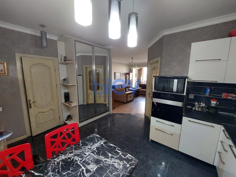 Aylıq Kirayə 3 otaqlı Köhnə Tikili bina evi  70m², Bakı