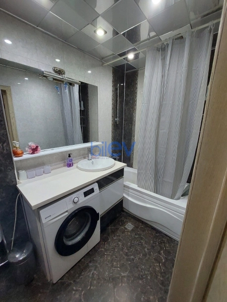 Aylıq Kirayə 3 otaqlı Köhnə Tikili bina evi  70m², Bakı