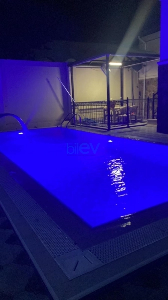 Günlük Kirayə 3 otaqlı Bağ evi  125m², Bakı