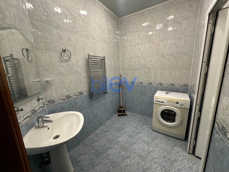 Aylıq Kirayə 4 otaqlı Yeni Tikili bina evi  165m², Bakı