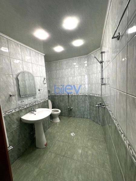 Aylıq Kirayə 4 otaqlı Yeni Tikili bina evi  165m², Bakı