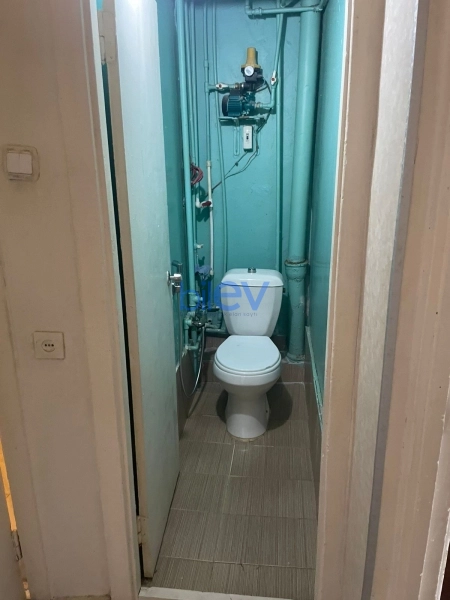 Aylıq Kirayə 4 otaqlı Köhnə Tikili bina evi  80m², Bakı