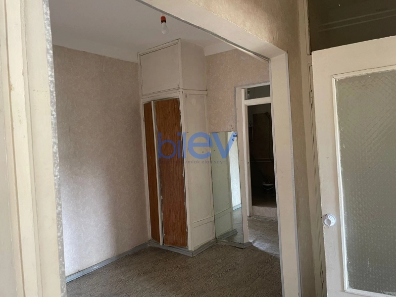 Aylıq Kirayə 4 otaqlı Köhnə Tikili bina evi  80m², Bakı