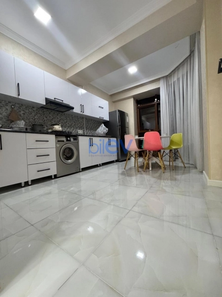 Aylıq Kirayə 2 otaqlı Yeni Tikili bina evi  94m², Bakı
