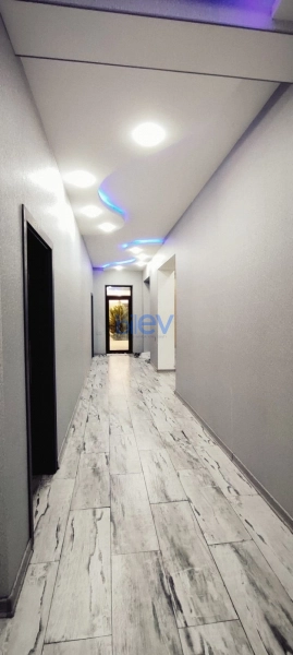 Günlük Kirayə 4 otaqlı Bağ evi  240m², Bakı
