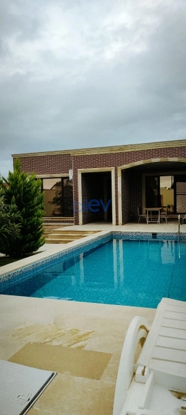 Günlük Kirayə 4 otaqlı Bağ evi  240m², Bakı