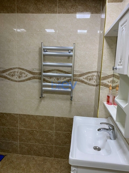 Aylıq Kirayə 2 otaqlı Köhnə Tikili bina evi  72m², Bakı