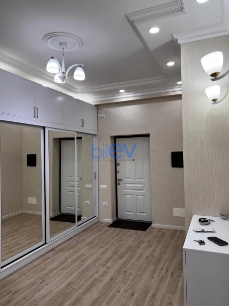 Aylıq Kirayə 3 otaqlı Yeni Tikili bina evi  127m², Bakı