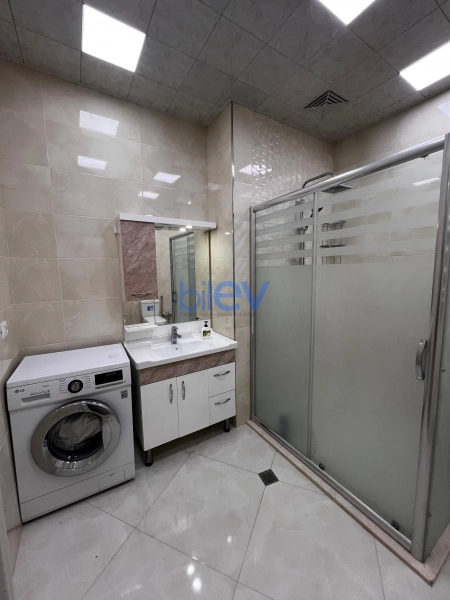 Aylıq Kirayə 3 otaqlı Yeni Tikili bina evi  127m², Bakı