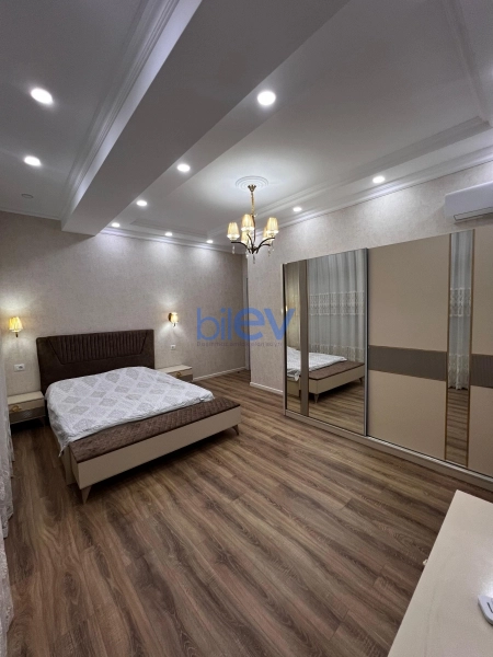 Aylıq Kirayə 3 otaqlı Yeni Tikili bina evi  127m², Bakı