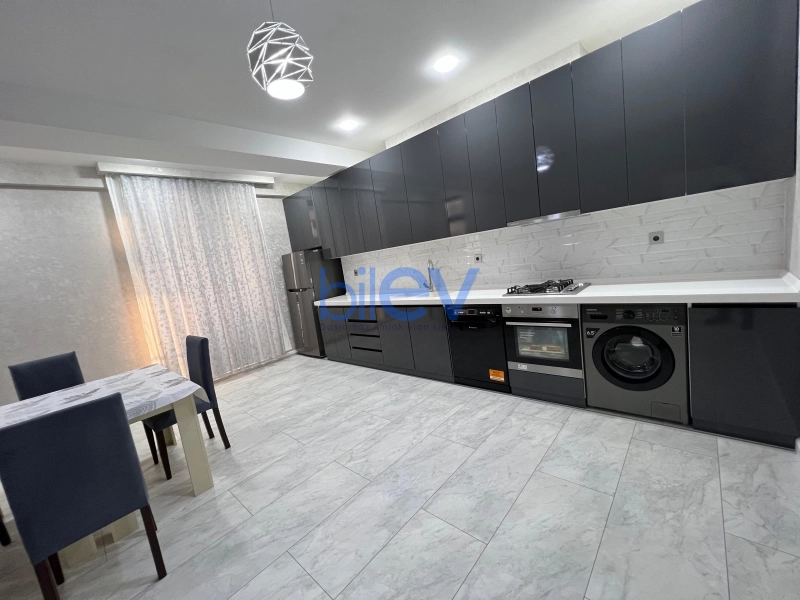 Aylıq Kirayə 4 otaqlı Yeni Tikili bina evi  140m², Bakı