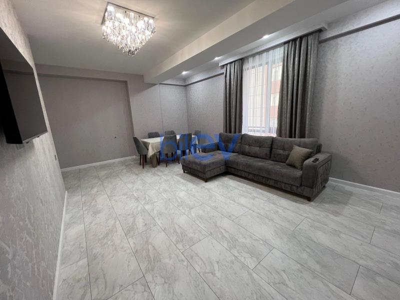 Aylıq Kirayə 4 otaqlı Yeni Tikili bina evi  140m², Bakı