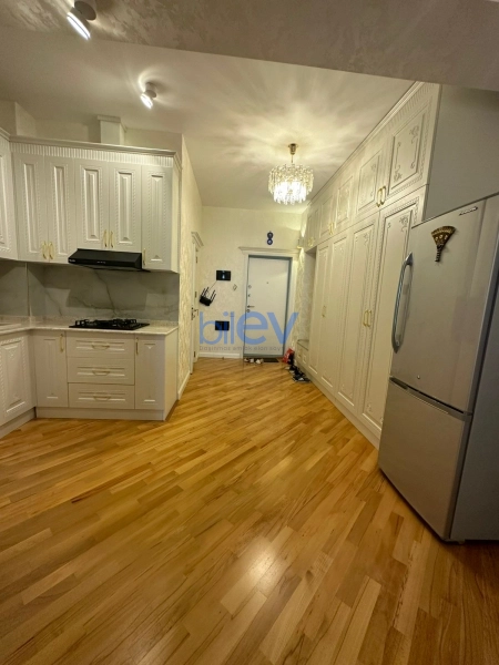 Aylıq Kirayə 2 otaqlı Yeni Tikili bina evi  79m², Bakı