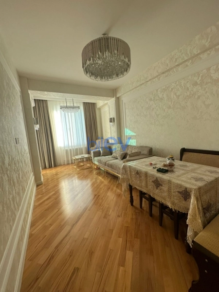 Aylıq Kirayə 2 otaqlı Yeni Tikili bina evi  79m², Bakı