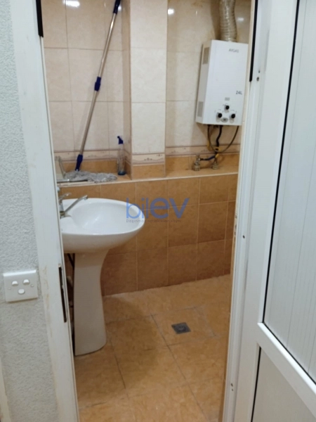 Aylıq Kirayə 3 otaqlı Yeni Tikili bina evi  130m², Bakı