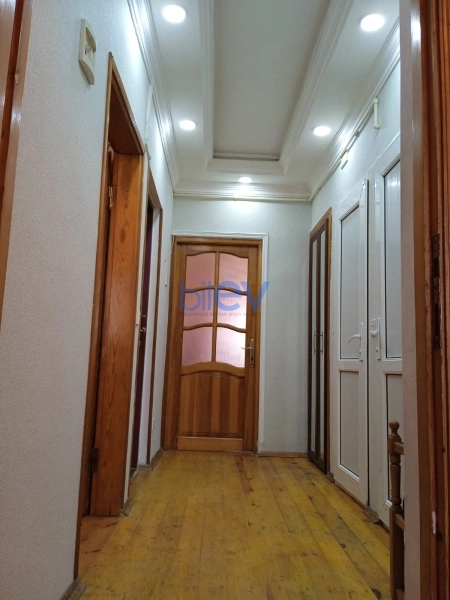 Aylıq Kirayə 3 otaqlı Yeni Tikili bina evi  130m², Bakı
