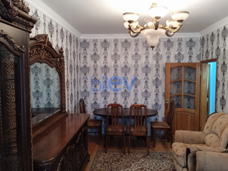 Aylıq Kirayə 3 otaqlı Yeni Tikili bina evi  130m², Bakı