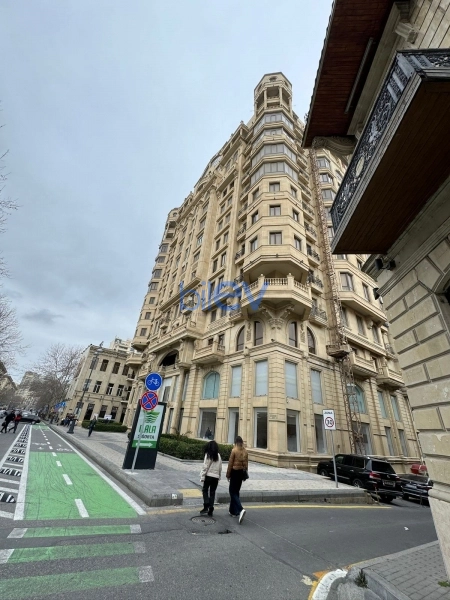 Satış 3 otaqlı Yeni Tikili bina evi  185m², Bakı
