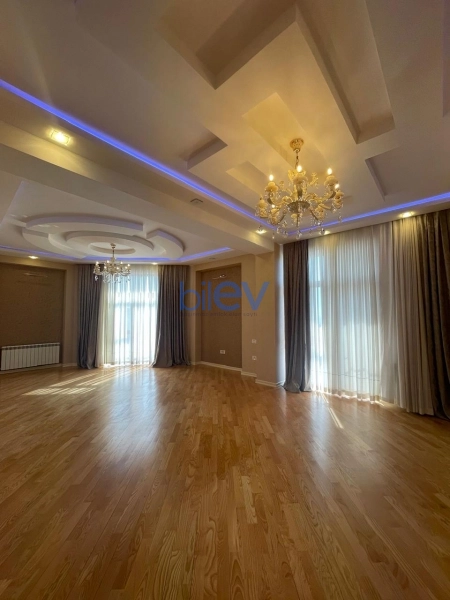Aylıq Kirayə 3 otaqlı Yeni Tikili bina evi  130m², Bakı