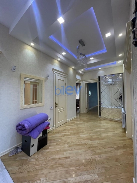Aylıq Kirayə 3 otaqlı Yeni Tikili bina evi  130m², Bakı