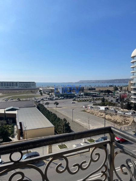 Aylıq Kirayə 3 otaqlı Yeni Tikili bina evi  130m², Bakı