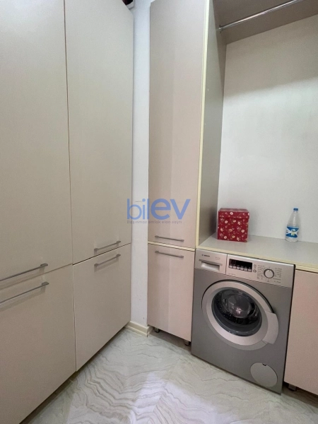 Aylıq Kirayə 3 otaqlı Yeni Tikili bina evi  130m², Bakı