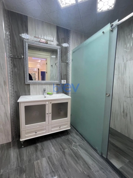 Aylıq Kirayə 3 otaqlı Yeni Tikili bina evi  130m², Bakı