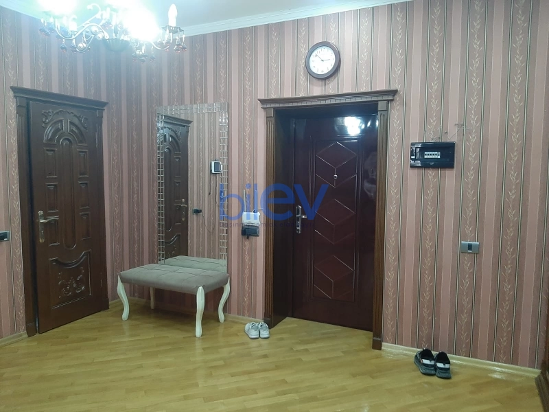 Aylıq Kirayə 3 otaqlı Köhnə Tikili bina evi  55m², Bakı