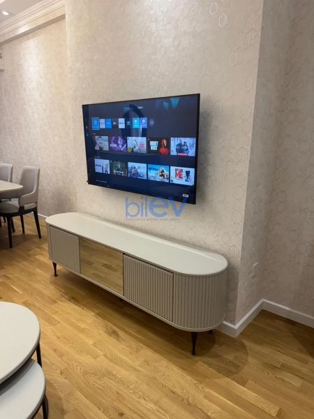 Aylıq Kirayə 3 otaqlı Yeni Tikili bina evi  130m², Bakı