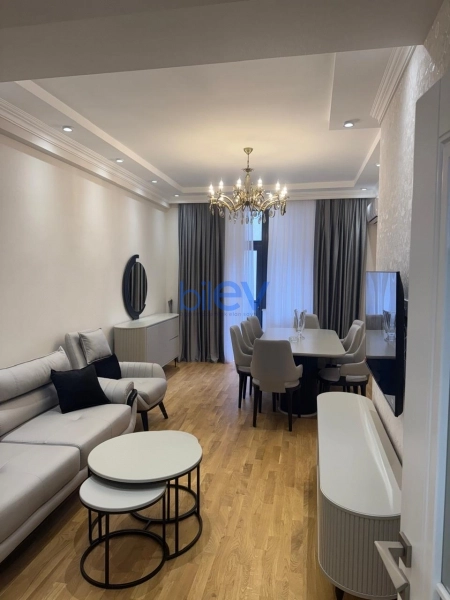 Aylıq Kirayə 3 otaqlı Yeni Tikili bina evi  130m², Bakı