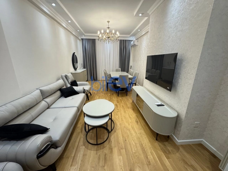 Aylıq Kirayə 3 otaqlı Yeni Tikili bina evi  130m², Bakı