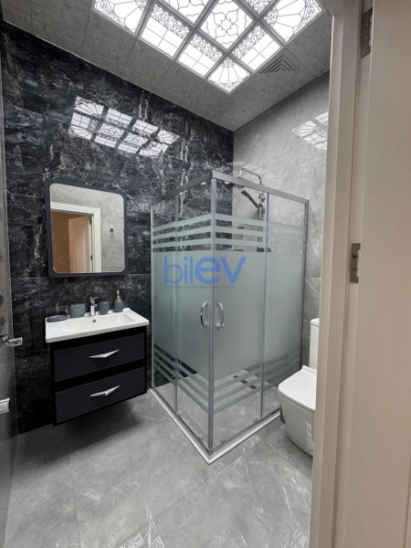 Aylıq Kirayə 3 otaqlı Yeni Tikili bina evi  130m², Bakı
