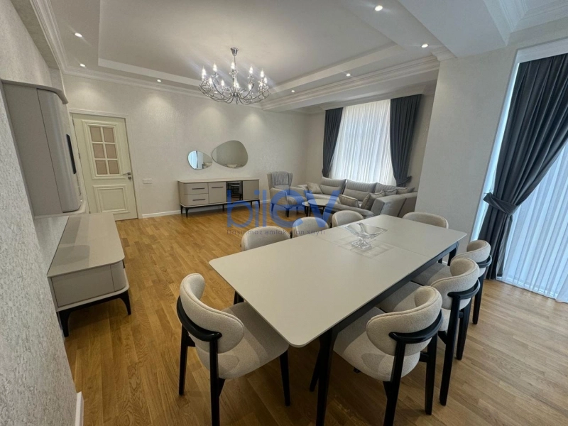 Aylıq Kirayə 3 otaqlı Yeni Tikili bina evi  130m², Bakı