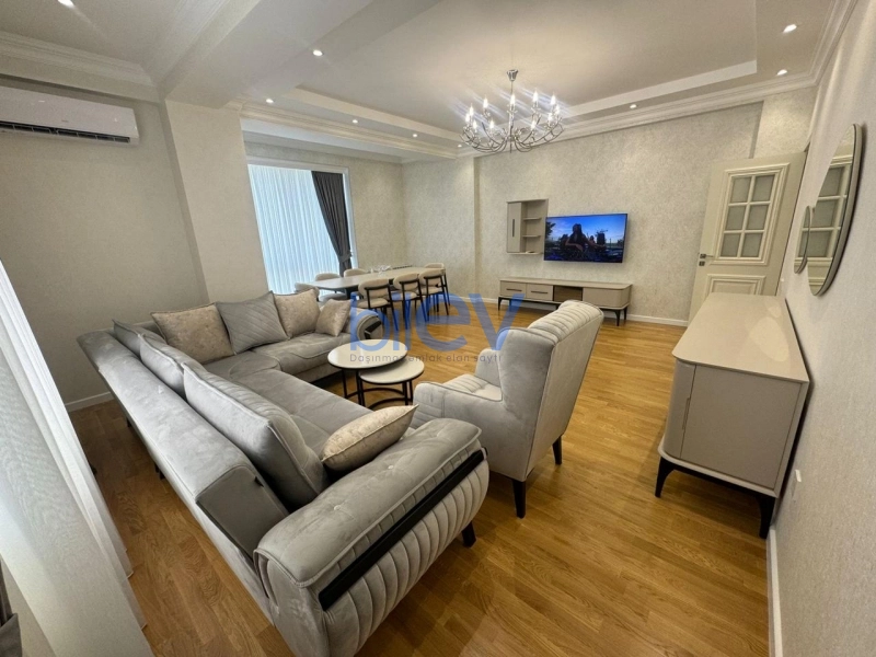 Aylıq Kirayə 3 otaqlı Yeni Tikili bina evi  130m², Bakı
