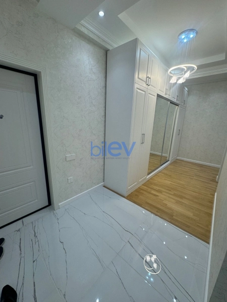Aylıq Kirayə 3 otaqlı Yeni Tikili bina evi  130m², Bakı