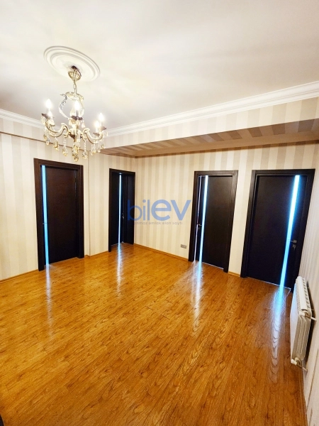 Aylıq Kirayə 3 otaqlı Yeni Tikili bina evi  160m², Bakı