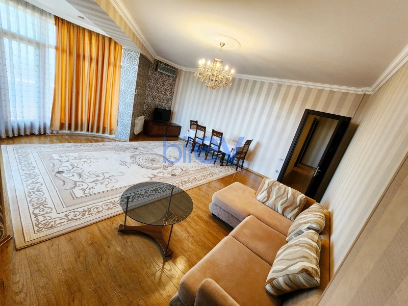 Aylıq Kirayə 3 otaqlı Yeni Tikili bina evi  160m², Bakı