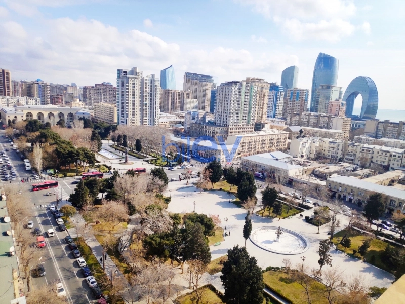 Aylıq Kirayə 3 otaqlı Yeni Tikili bina evi  160m², Bakı