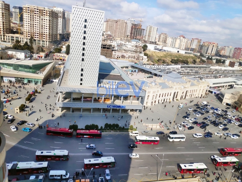 Aylıq Kirayə 3 otaqlı Yeni Tikili bina evi  160m², Bakı