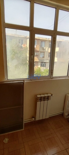 Satış 3 otaqlı Köhnə Tikili bina evi  63m², Bakı