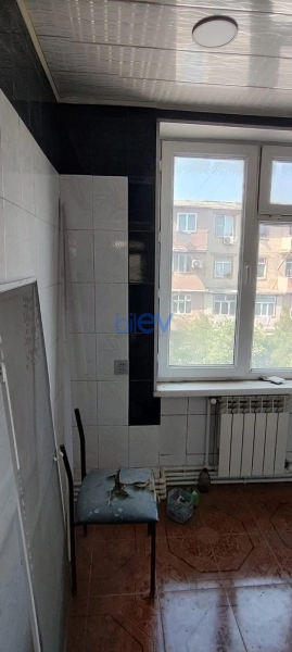 Satış 3 otaqlı Köhnə Tikili bina evi  63m², Bakı