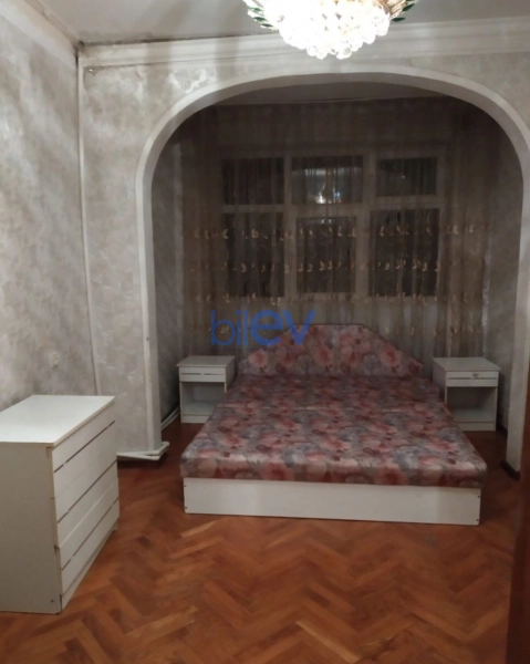 Aylıq Kirayə 3 otaqlı Köhnə Tikili bina evi  80m², Bakı