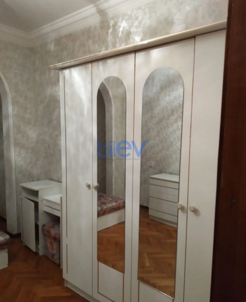 Aylıq Kirayə 3 otaqlı Köhnə Tikili bina evi  80m², Bakı