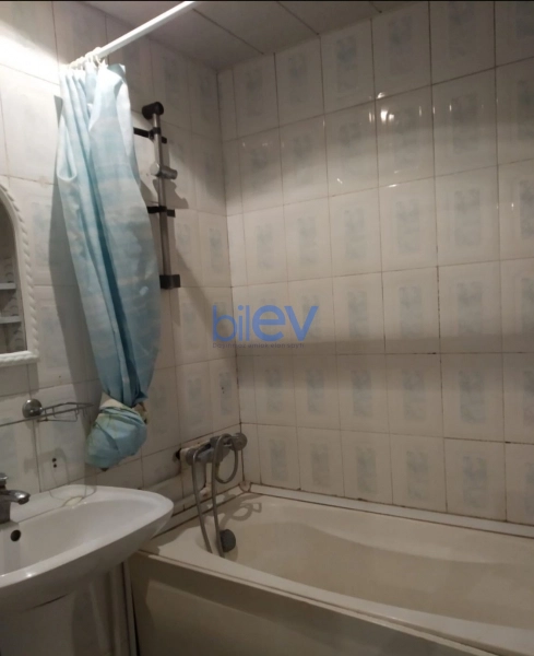 Aylıq Kirayə 3 otaqlı Köhnə Tikili bina evi  80m², Bakı