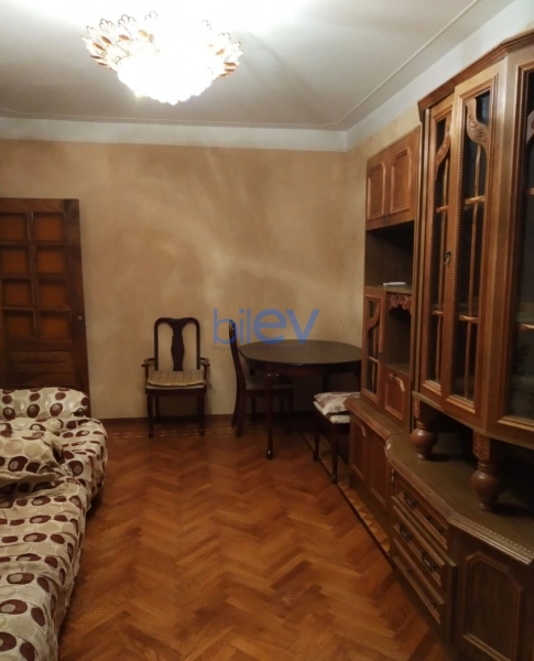 Aylıq Kirayə 3 otaqlı Köhnə Tikili bina evi  80m², Bakı