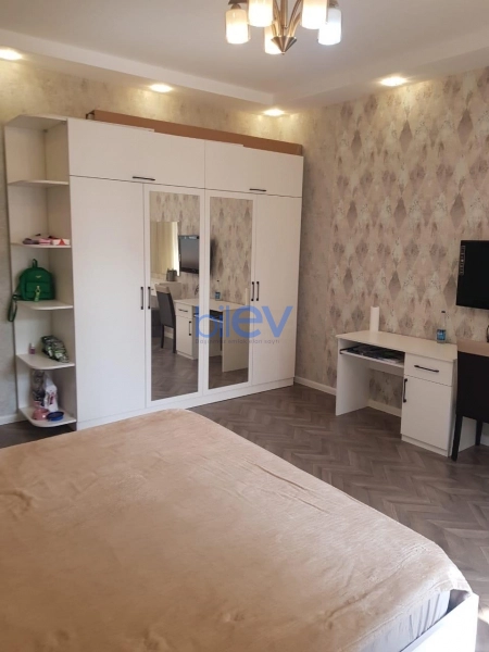 Aylıq Kirayə 3 otaqlı Yeni Tikili bina evi  148m², Bakı