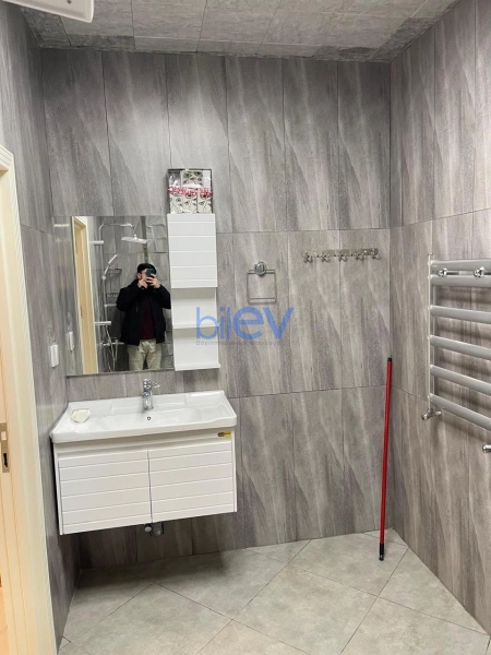 Aylıq Kirayə 3 otaqlı Yeni Tikili bina evi  148m², Bakı