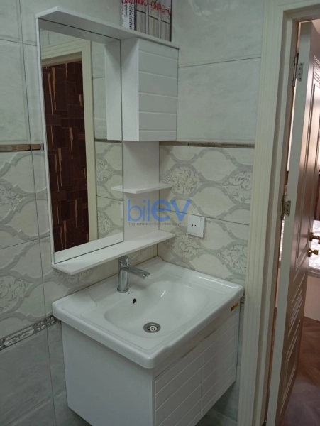 Aylıq Kirayə 3 otaqlı Yeni Tikili bina evi  148m², Bakı