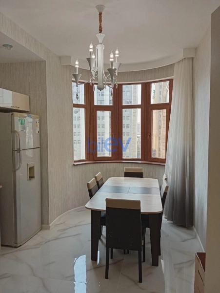 Aylıq Kirayə 3 otaqlı Yeni Tikili bina evi  148m², Bakı
