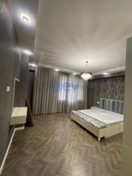 Aylıq Kirayə 3 otaqlı Yeni Tikili bina evi  148m², Bakı